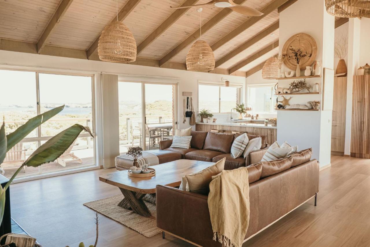 Sunsets On Martyrs Coastal Luxury Beach House Peterborough Eksteriør billede